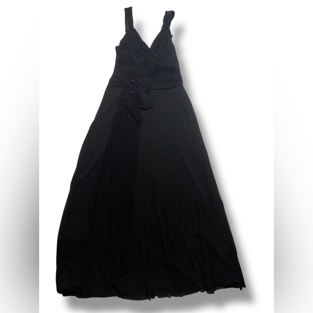 BCBGMaxAzria Black Maxi Dress with Elegant Silhouette
